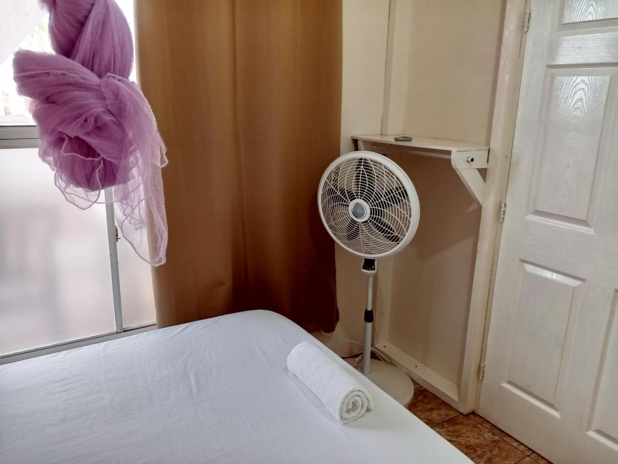 Christina'S Guest House Official Остров Литъл Корн Екстериор снимка