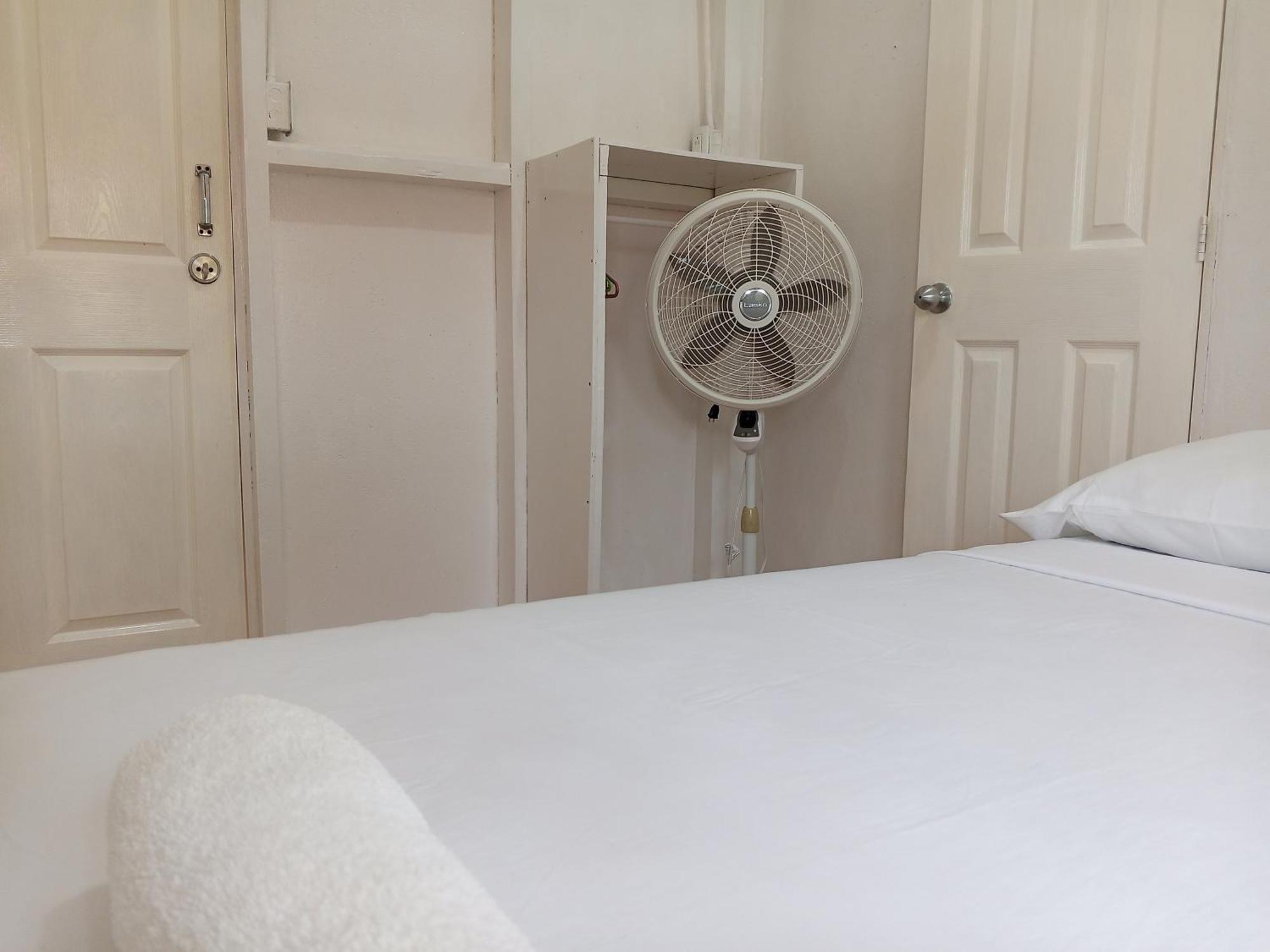 Christina'S Guest House Official Остров Литъл Корн Екстериор снимка