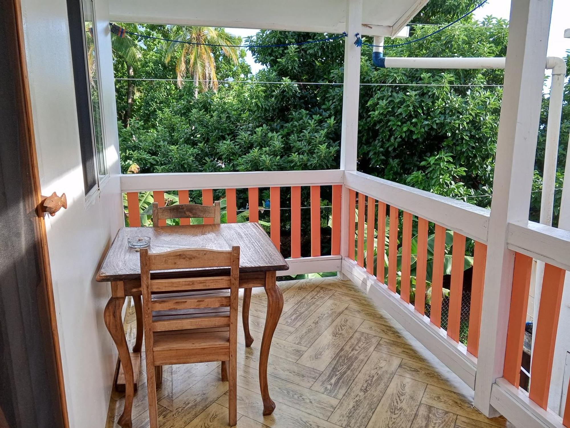 Christina'S Guest House Official Остров Литъл Корн Екстериор снимка